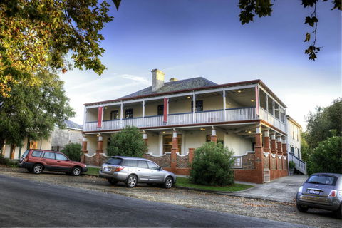 Athelstane House - Darwin Holiday 1