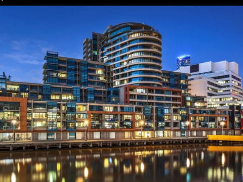 Signature Waterfront Apartments - Darwin Holiday 38