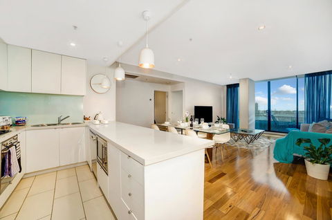 Signature Waterfront Apartments - Darwin Holiday 11