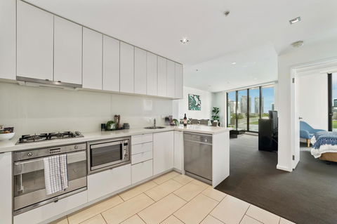 Signature Waterfront Apartments - Darwin Holiday 28