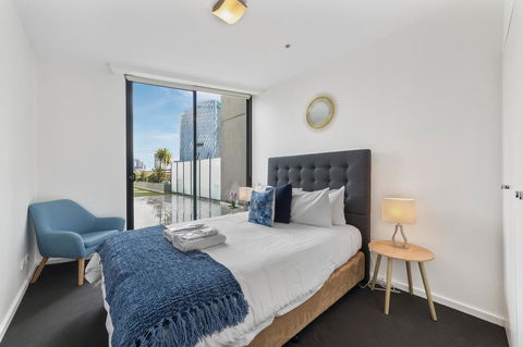Signature Waterfront Apartments - Darwin Holiday 30
