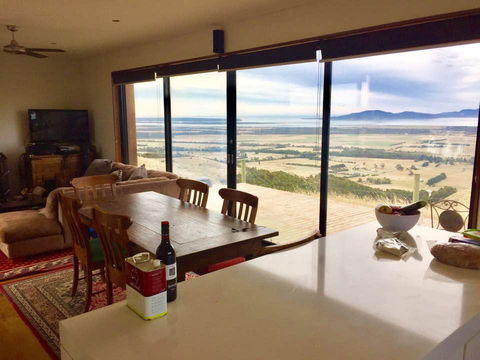 One Tree Hill Wilson Prom And Ocean Views - Darwin Holiday 3