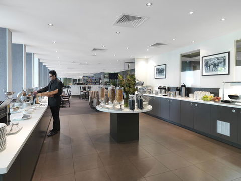 Oaks Melbourne On Collins Suites - Darwin Holiday 8