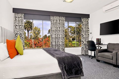 Comfort Hotel East Melbourne - Darwin Holiday 4