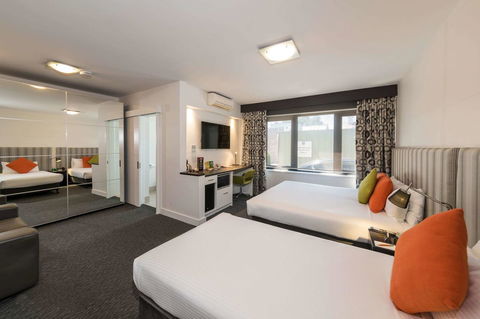 Comfort Hotel East Melbourne - Darwin Holiday 9