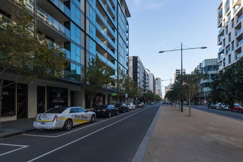 Waterfront 3 Bedroom Luxury Home Victoria Harbour - Darwin Holiday 22