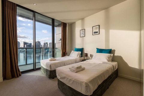 Waterfront 3 Bedroom Luxury Home Victoria Harbour - Darwin Holiday 10