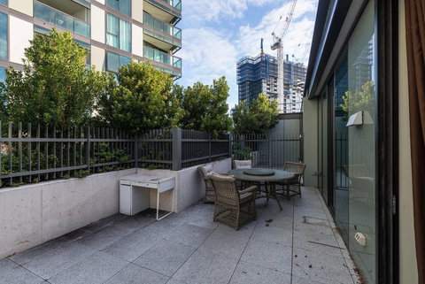 Waterfront 3 Bedroom Luxury Home Victoria Harbour - Darwin Holiday 17