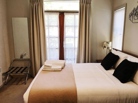 Luxury Abalina Cottages - Darwin Holiday 4