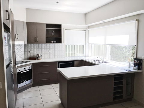 Luxury Abalina Cottages - Darwin Holiday 5