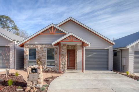 Luxury Abalina Cottages - Darwin Holiday 12