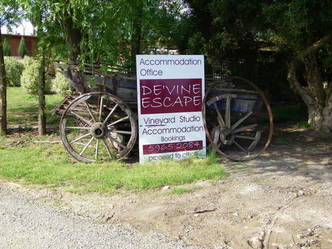 De\'Vine Escape - Darwin Holiday 1