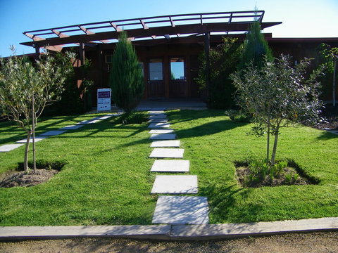 De\'Vine Escape - Darwin Holiday 0