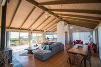 Book Peterborough Accommodation Vacations Darwin Holiday Darwin Holiday