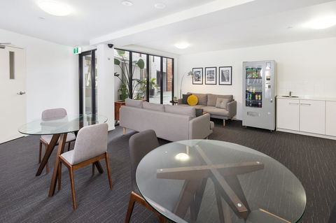 City Edge North Melbourne Apartment Hotel - Darwin Holiday 9