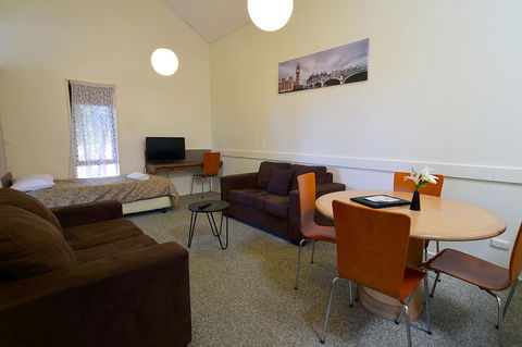 Executive Hideaway - Darwin Holiday 12