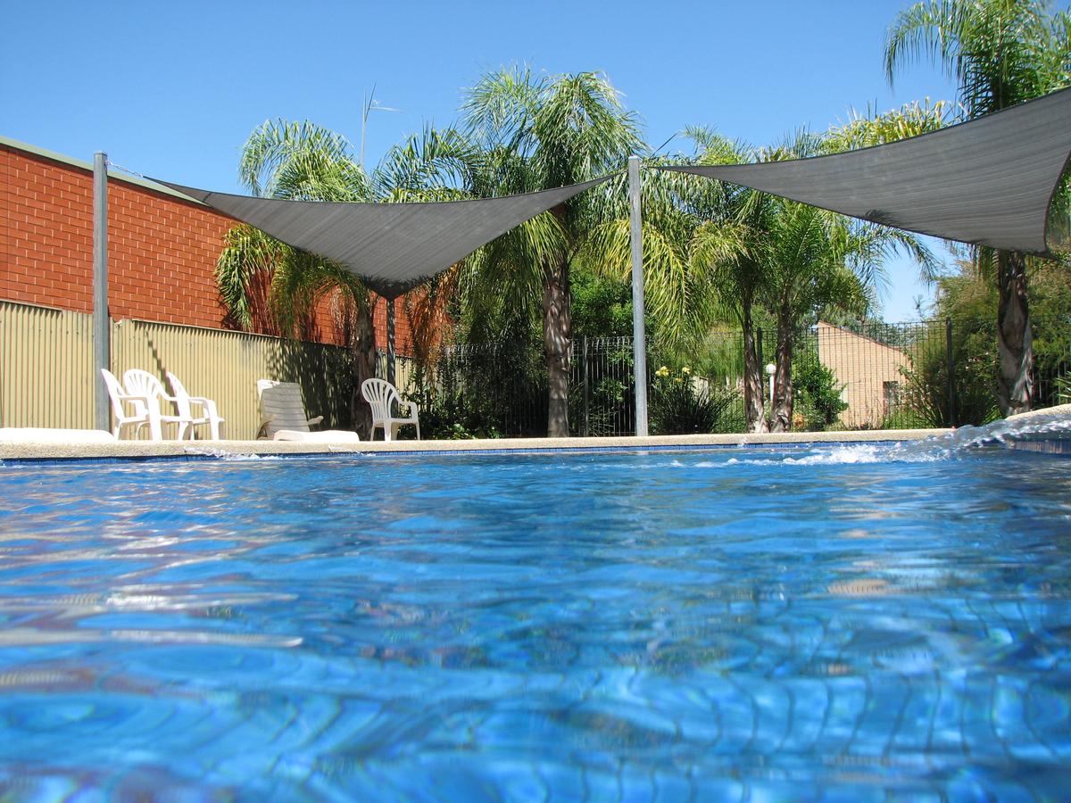  Darwin Holiday