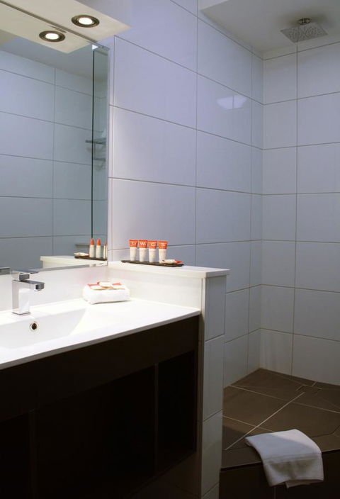 Hotel Grand Chancellor Melbourne - Darwin Holiday 10