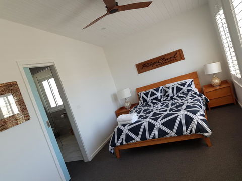 Zeally Bay Stay Deep Ocean - Darwin Holiday 8