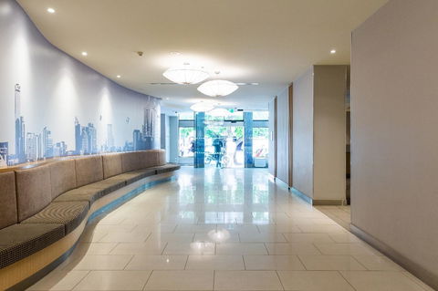 225 Melbourne Tower - Darwin Holiday 3
