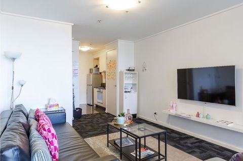 225 Melbourne Tower - Darwin Holiday 5