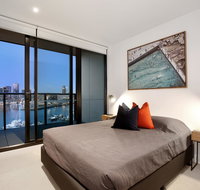 Orange Stay at Collins Wharf - Darwin Holiday