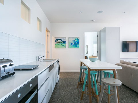 Lansdowne Villa - With Swimming Pool - Darwin Holiday 6