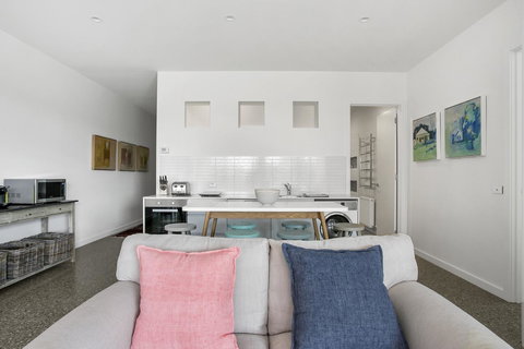 Lansdowne Villa - With Swimming Pool - Darwin Holiday 3