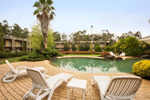 Nightcap At York On Lilydale - Darwin Holiday 24