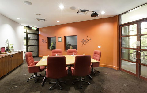 Nightcap At York On Lilydale - Darwin Holiday 30