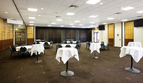 Nightcap At York On Lilydale - Darwin Holiday 41