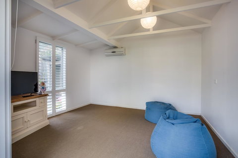 Cute Cottage On Cain - Beach At End Of Street - Darwin Holiday 15