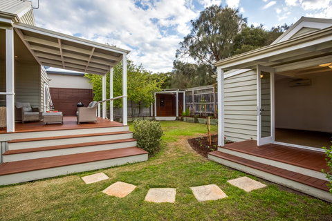 Cute Cottage On Cain - Beach At End Of Street - Darwin Holiday 10