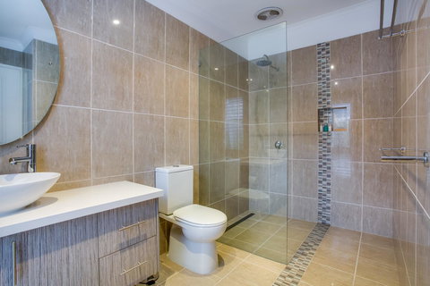 Cute Cottage On Cain - Beach At End Of Street - Darwin Holiday 16