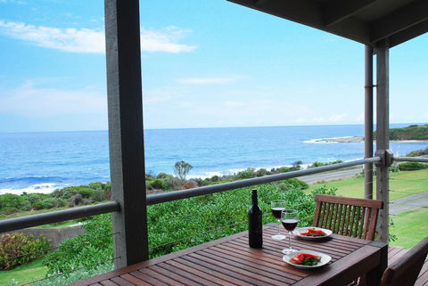 5 Whitecrest Great Ocean Road Resort - Ocean Views - Darwin Holiday 0