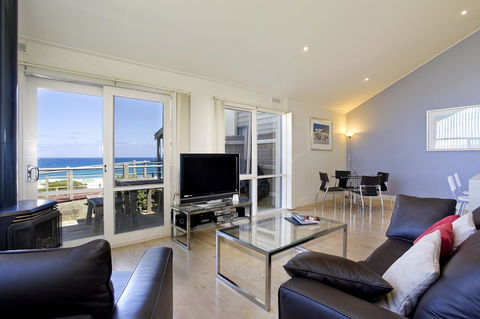 5 Whitecrest Great Ocean Road Resort - Ocean Views - Darwin Holiday 4