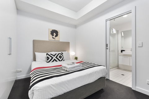 Docklands Private Collection - City Harbour Apartments - Darwin Holiday 19