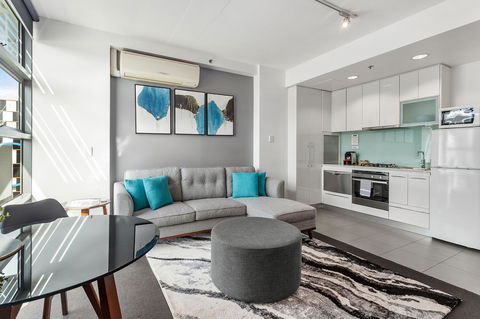 Docklands Private Collection - City Harbour Apartments - Darwin Holiday 5