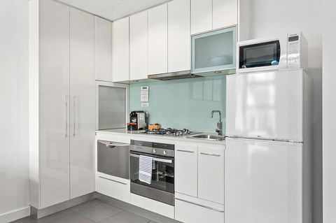 Docklands Private Collection - City Harbour Apartments - Darwin Holiday 6