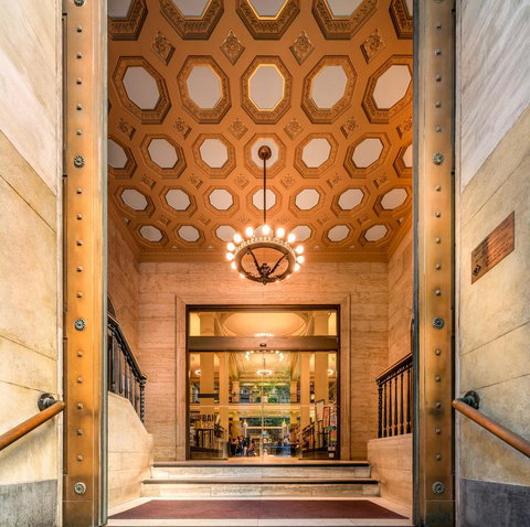 Treasury On Collins - Darwin Holiday 16