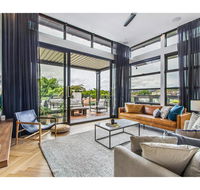 Ultimate Luxury Penthouse From The Block - Darwin Holiday