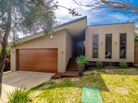 Blairgowrie Moonah Beach House: Walk To Beach - Darwin Holiday 9