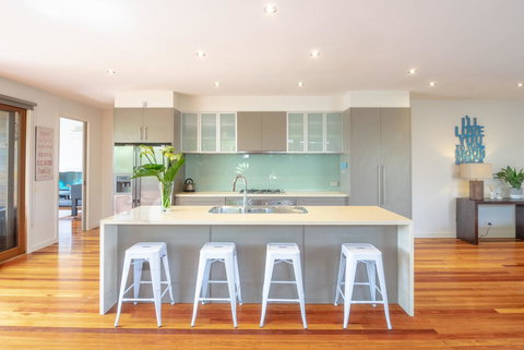 Blairgowrie Moonah Beach House: Walk To Beach - Darwin Holiday 0