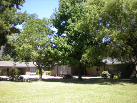 Willow Dene Holiday Apartments - Darwin Holiday 5