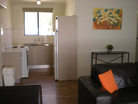 Willow Dene Holiday Apartments - Darwin Holiday 7