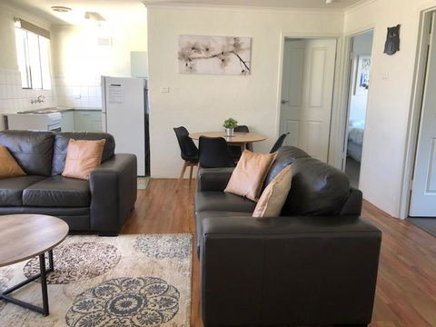 Willow Dene Holiday Apartments - Darwin Holiday 3