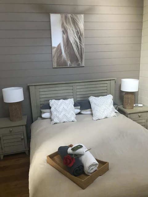 Two Truffles Cottages - Darwin Holiday 3