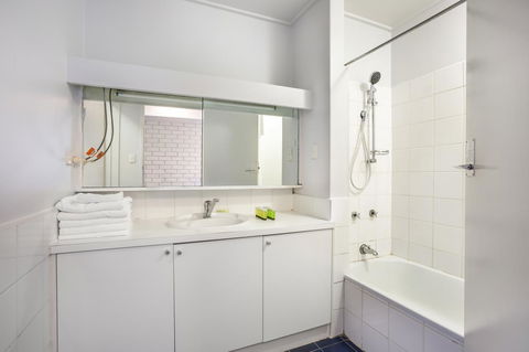 Burvale Hotel - Darwin Holiday 1
