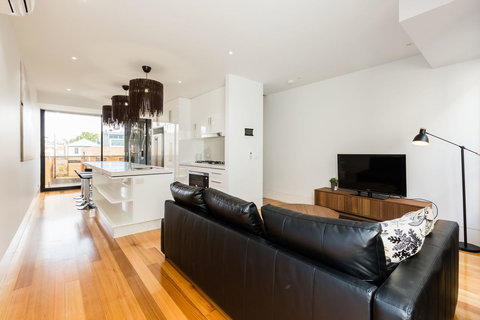 RenÃ©e - Beyond A Room Private Apartments - Darwin Holiday 2