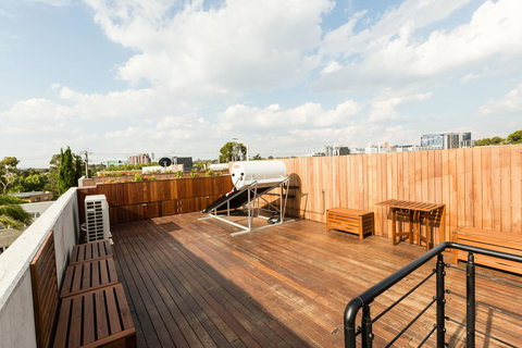 RenÃ©e - Beyond A Room Private Apartments - Darwin Holiday 19